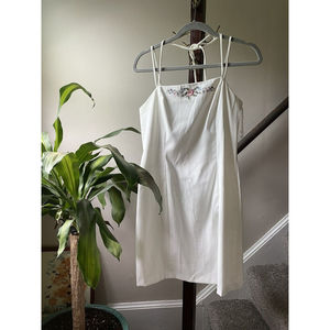 City Triangles white dress with pink embroidered flowers VINTAGE Size 11 Y2K